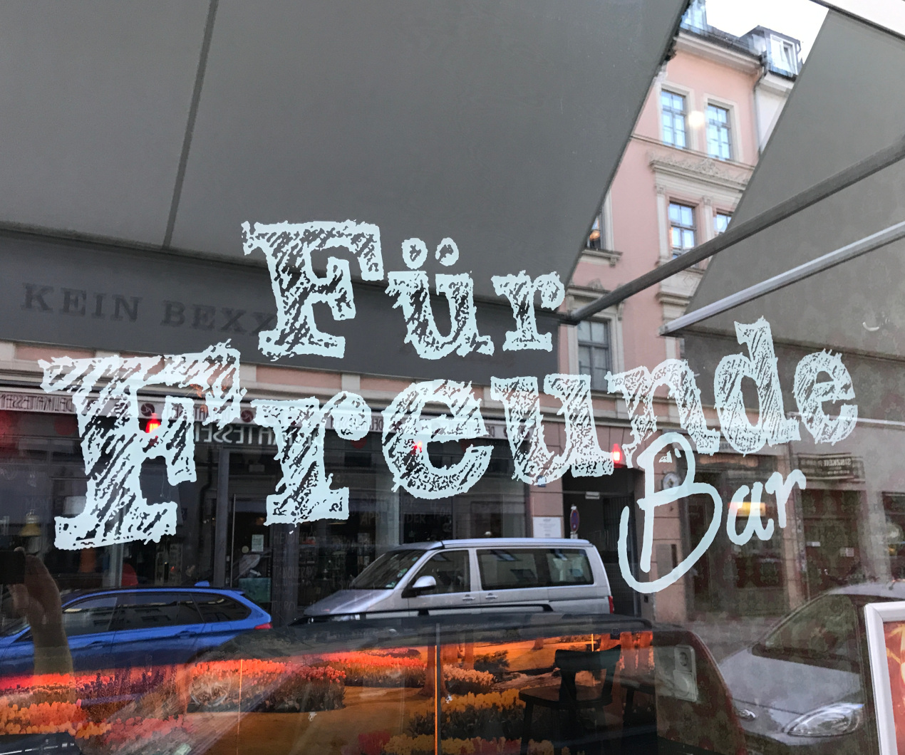 Folien - Beispiel: Für Freunde Bar in München
